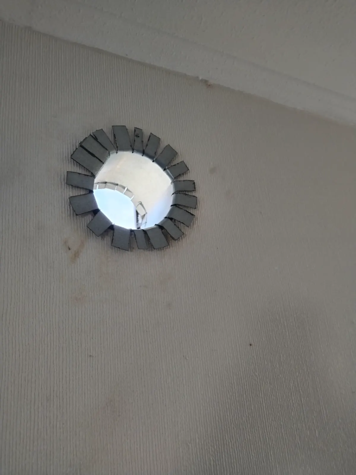 Instalación de una estufa a pellet.